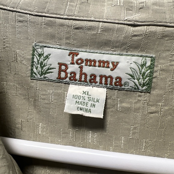 Tommy Bahama Vtg inspired green silk button up - Picture 4 of 8
